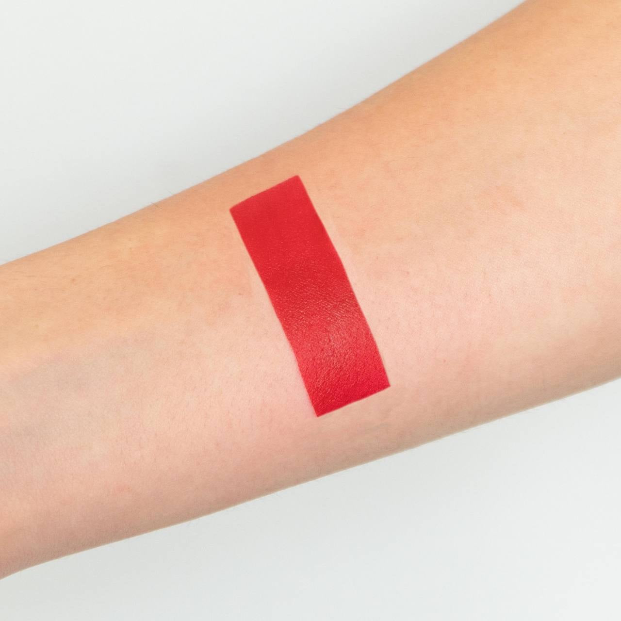 MKLIP55 - Barra de labios líquida Mate – Fire Red