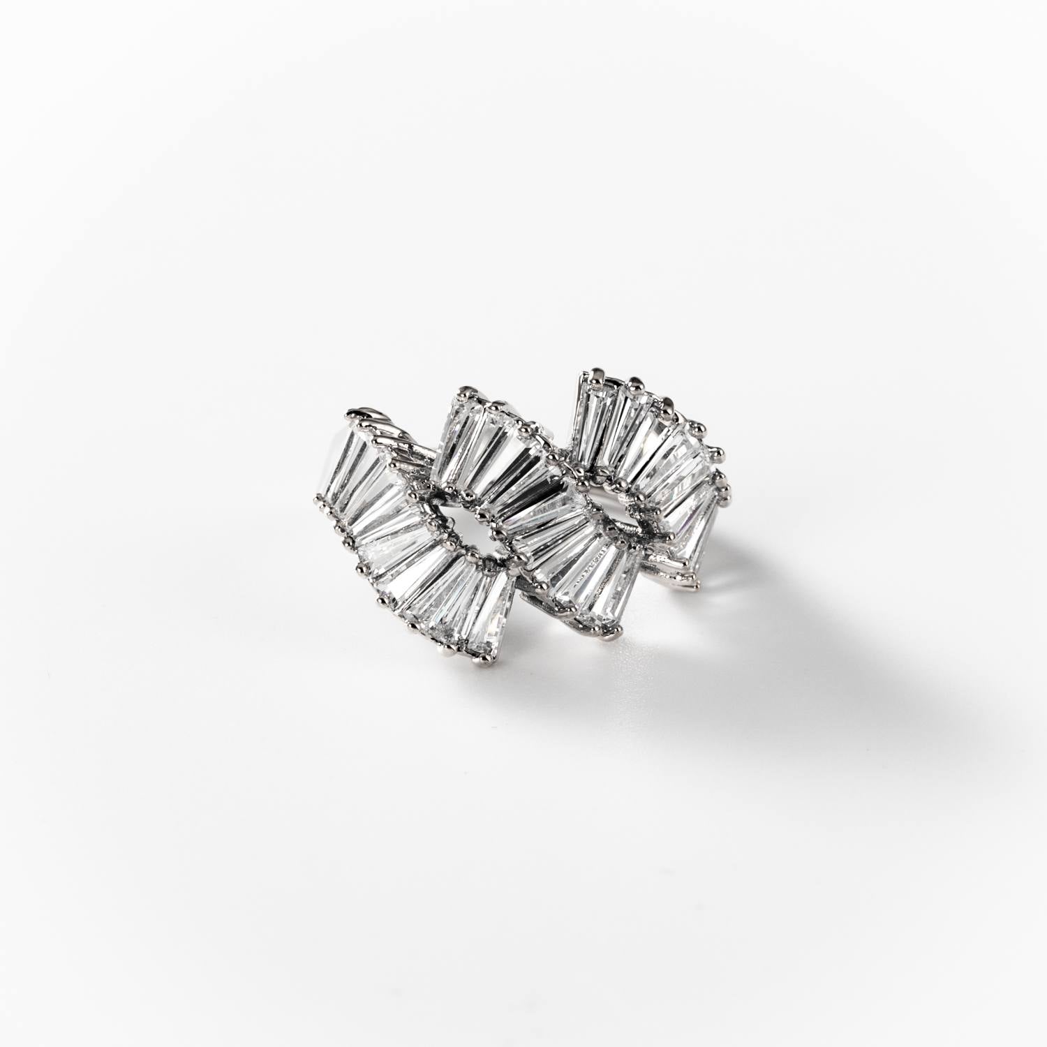 BIGAS030 - Anillo Abanico de luz de metal rodiado